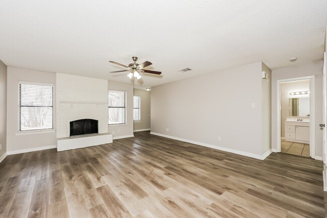 Photo - 3713 Longstraw Dr