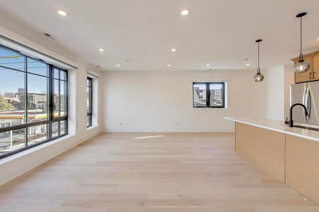 Photo - 1619 W Lawrence Ave Unit 2