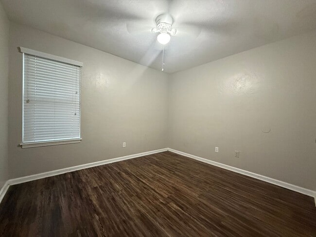 Photo - Brewster Estates unit avail NOW!!! Unidad A