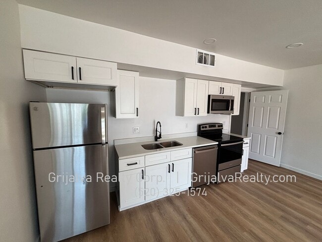 Photo - 2924 N Winstel Blvd Unit 02