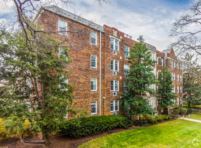 3051 Idaho Ave NW - The Warwick Apartments