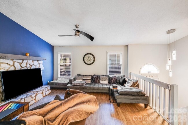Photo - 2116 Bon Villa Way