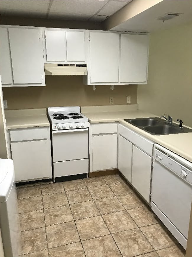 Photo - 2BEDROOM/ 2 BATH APARTMENT Unit 1302 - A