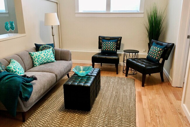 2BDR - Living Room - 641 Westminster Apartment