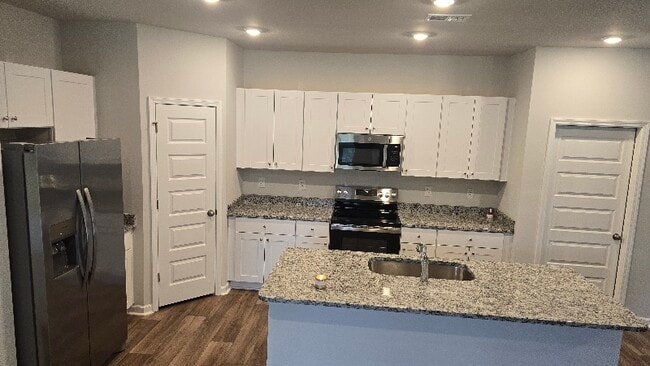 Photo - 213 Ladyfish Loop NW
