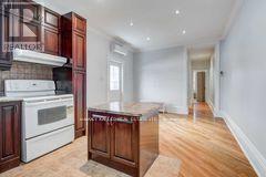Photo - 1098 Bathurst St