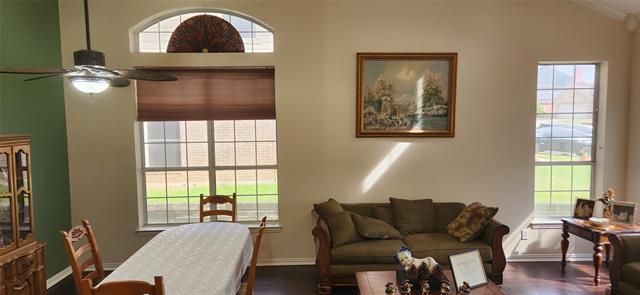 Photo - 809 Forest Hollow Dr