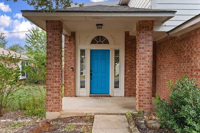 Photo - 1612 Rossport Bend