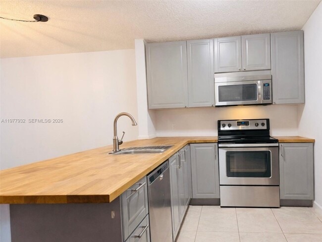 Photo - 614 Woodgate Cir Unit C