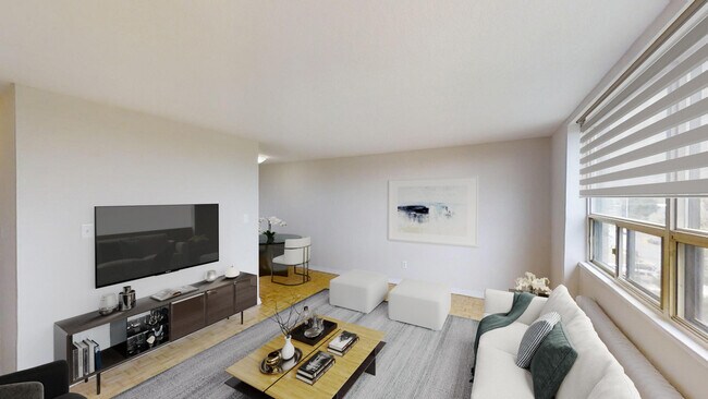 Photo - 15 Leslie Street