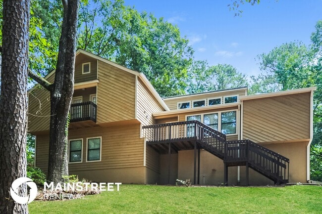 Building Photo - 2240 Piedmont Forest Dr