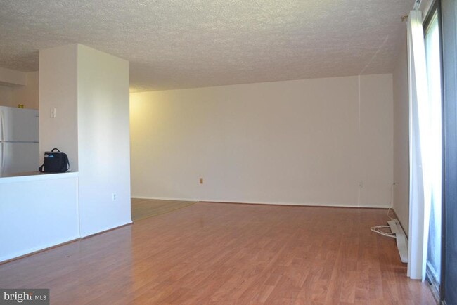 Building Photo - 800 Heather Ridge Dr Unit 19L