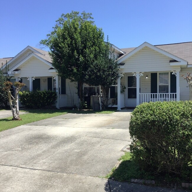 Northeast Pensacola 2BR Patio Home Near UWF & I-10 with Screened Porch, Privacy-Fenced Backyard.