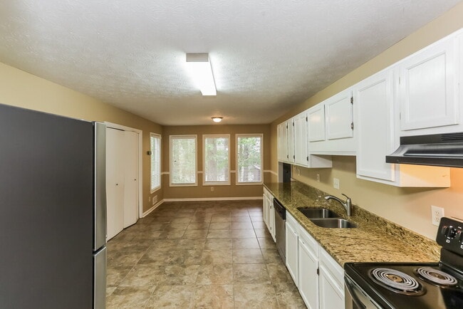 Photo - 520 Gregory Manor Dr SW