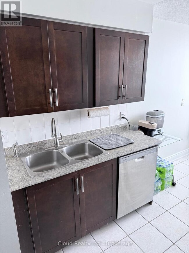 Photo - 156 Enfield Pl Unité 1509