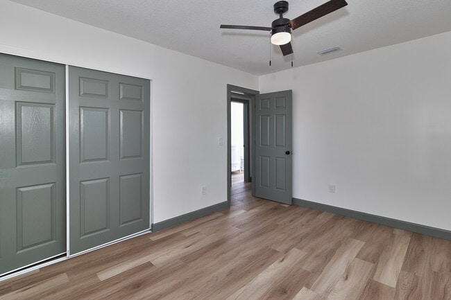 Photo - 510 91st Ave N