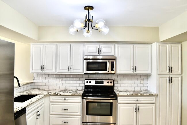 Photo - 6040 Glendale Dr