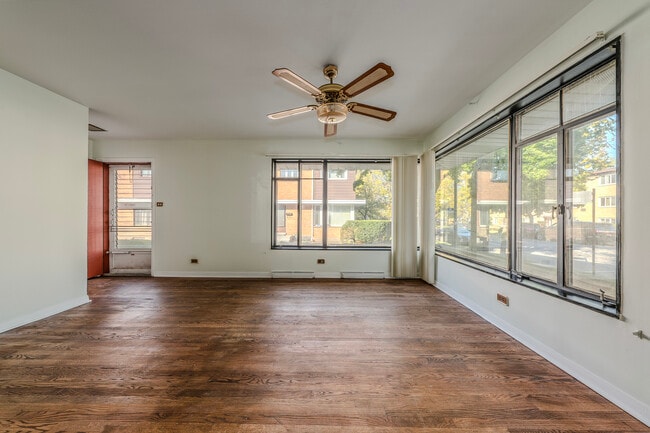 Photo - 2531 W Howard St