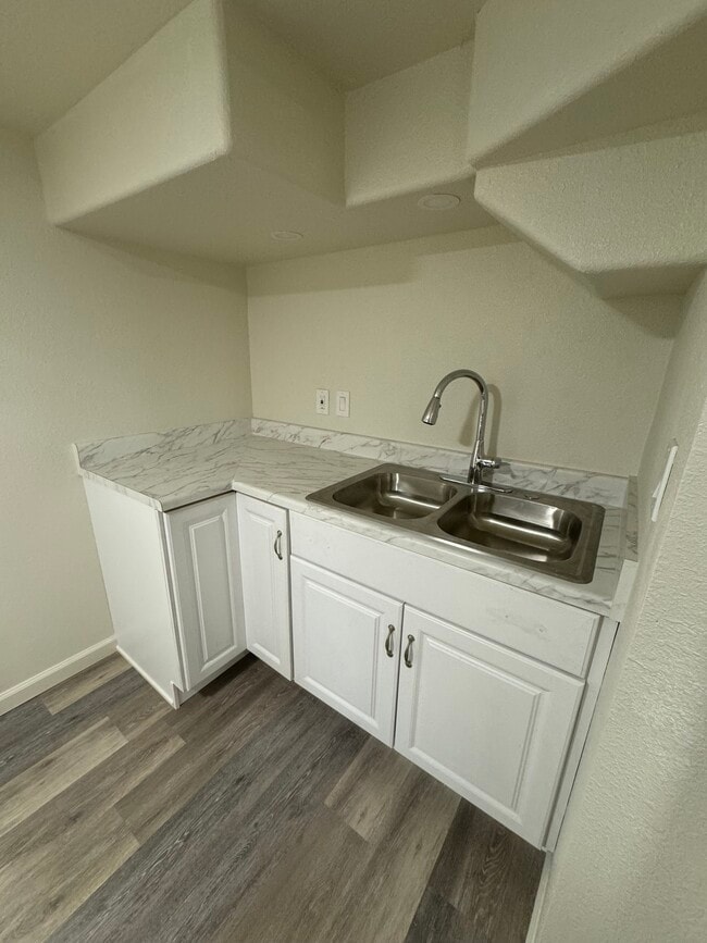 Photo - 3000 S Acoma St