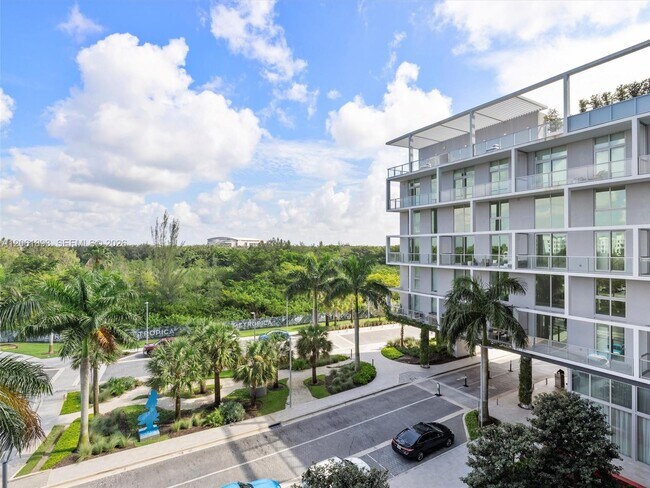 Building Photo - 2000 Metropica Wy Unit 502