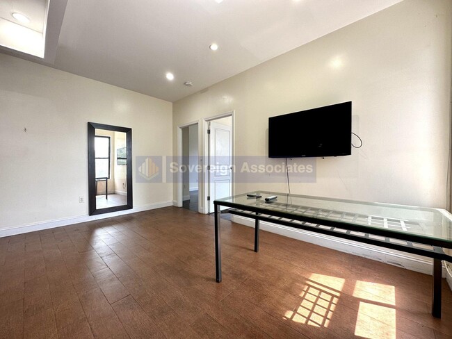 Photo - 285 St Nicholas Ave Unidad 31