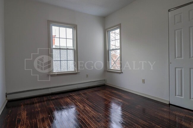 49 Elliott St Unit 3rd Fl