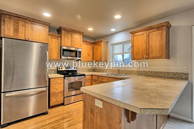 Photo - Unique 4 Bed, 2.5 Bath Home Near Burnt Bridge Creek Path