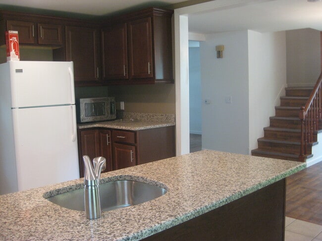 Photo - 818 C St