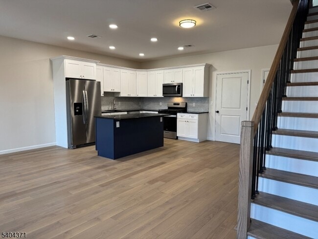 Building Photo - 188 Heckel St Unit 2