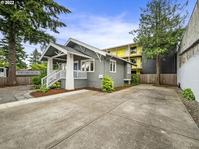 Photo - Fabulous Foster