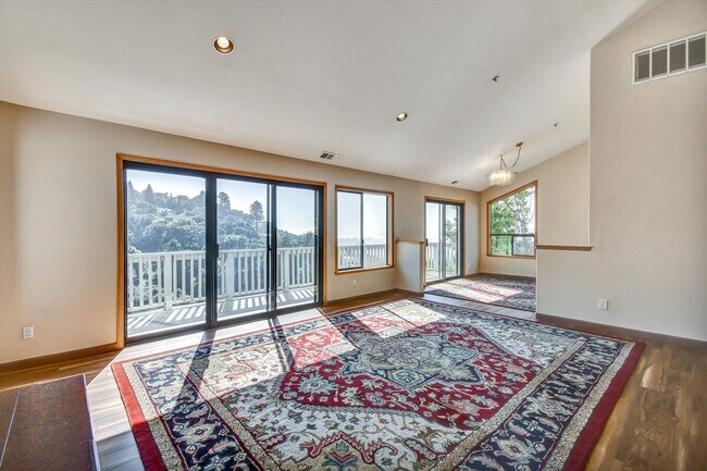 Photo - 616 Gravatt Dr