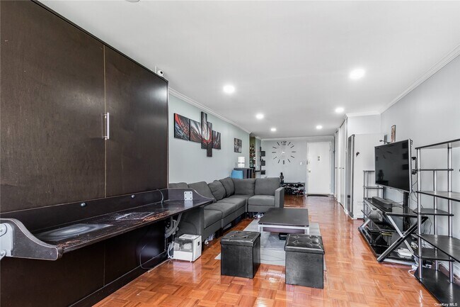 Photo - 118-17 Union Tpke Un Unit 14C