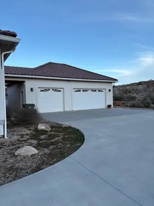 Photo - 337 Dakota Cir