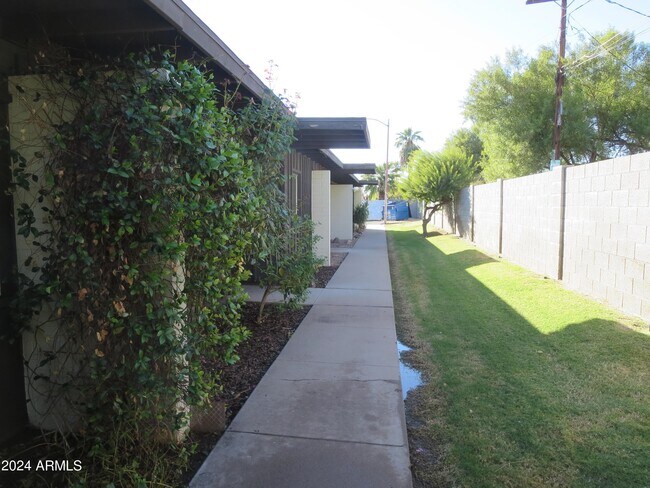 Photo - 1450 E Bethany Home Rd