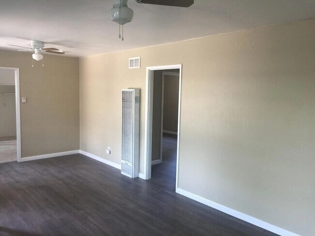 Photo - 18th Street East Triplex Unit 273