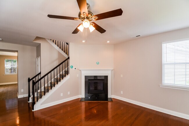 Photo - 8879 Elizabeth Dr