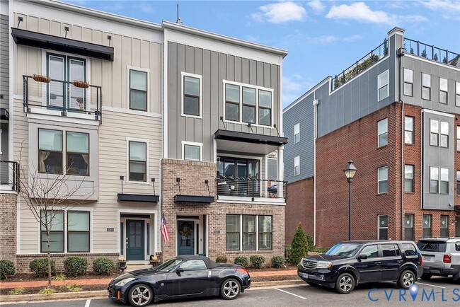 Photo - 5271 Old Main St