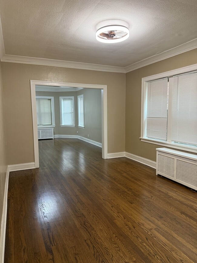 Photo - 10240 S Eberhart Ave Unit 1