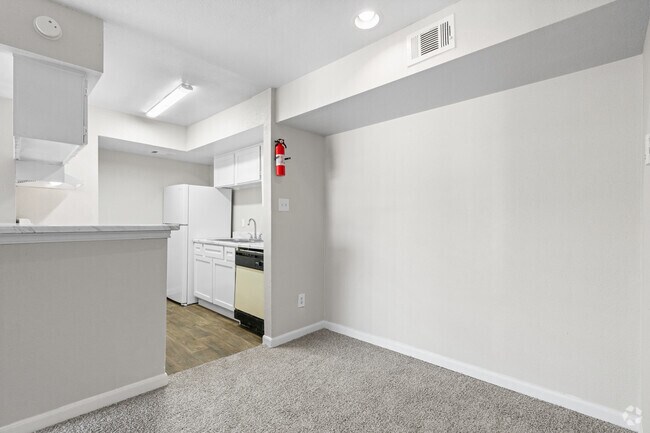 2BR, 2BA - 880SF