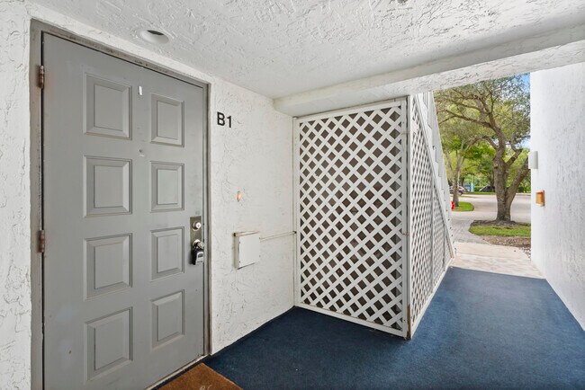 Photo - 2518 SE Anchorage Cove Unit B-1