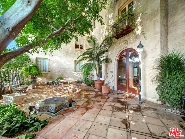 Photo - 109 N Sycamore Ave Unit 505