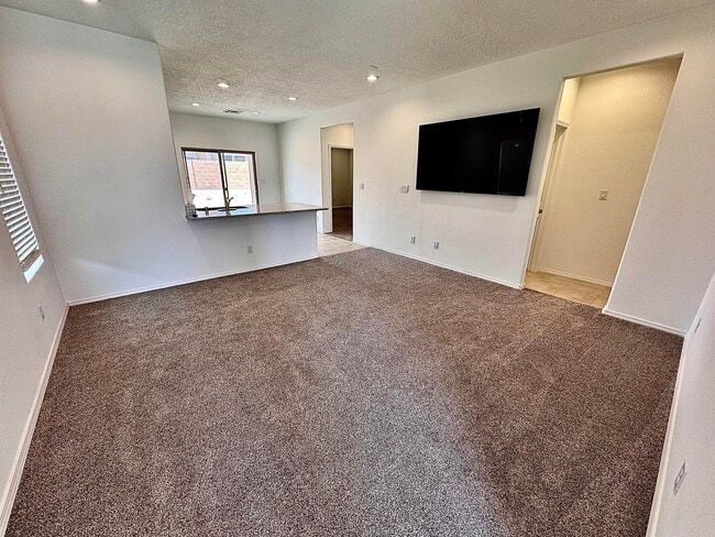 Photo - 275 Prism Ave SW