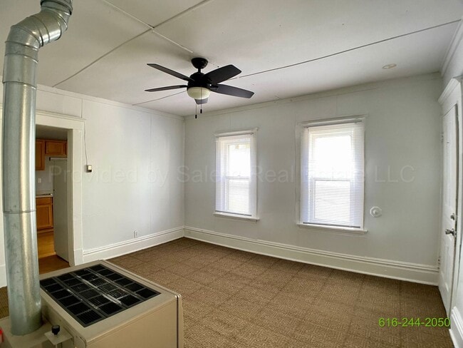 Photo - 346-346 Diamond Ave SE Unit 2