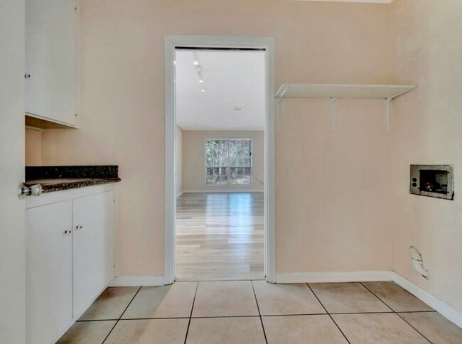 Photo - 1529 Shelton Dr