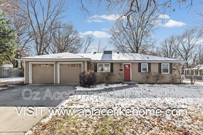 Building Photo - 515 E Sheridan St