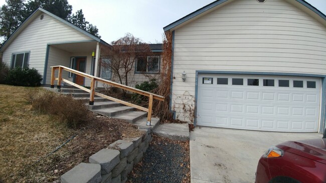 3 Bedroom 2 Bath House - 3 Bedroom 2 Bath House