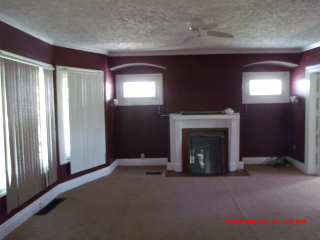 Photo - 531-954 MANHATTAN Unit 954 Manhattan Ave