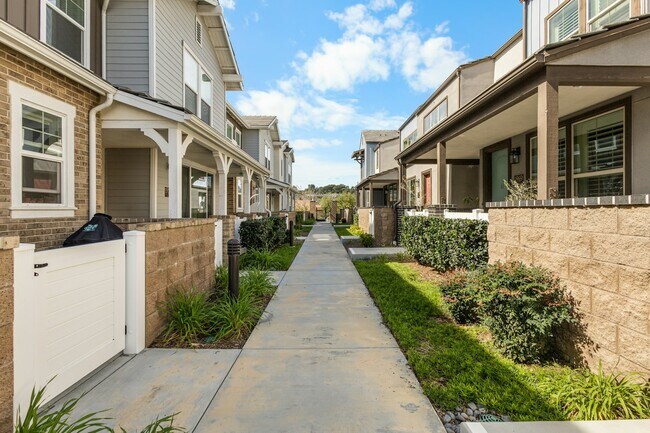 Photo - 1969 Cottage Dr