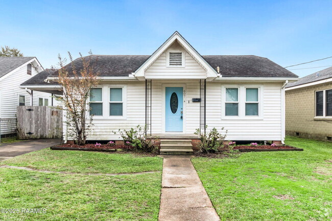 Building Photo - 607 Coolidge St Rental