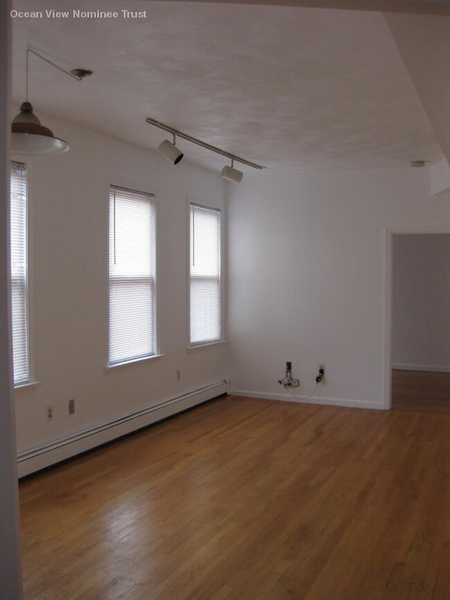 Photo - 25 Hanover Ave Unit 4